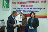 Hỗ trợ gần 130 triệu đồng cho trẻ khiếm thị đa tật và trẻ học hòa nhập tỉnh Gia Lai