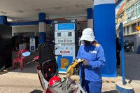 Chiều 5-3, giá xăng RON 95-III tăng gần 2.200 đồng/lít, dầu hỏa tăng vọt hơn 7.100 đồng/lít