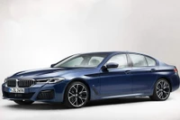 BMW 5 Series 2021: Đẳng cấp doanh nhân, giá 2,5 tỷ đồng