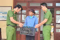 Người dân giao nộp 4 cá thể rùa quý hiếm cho cơ quan chức năng