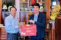 Phó Chủ tịch UBND tỉnh Lâm Hải Giang thăm, tặng quà nguyên lãnh đạo tỉnh và người có công