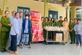 Đoàn Thanh niên, Chi hội phụ nữ các đơn vị của Công an tỉnh Gia Lai tặng 240 suất quà cho bệnh nhân