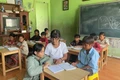 “Mẹ đỡ đầu” trẻ em khó khăn làng Tung ke