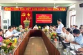 Quang cảnh buổi làm việc giữa Phó Chủ tịch Thường trực UBND tỉnh Nguyễn Tuấn Thanh với 3 xã Phù Mỹ Đông, Phù Mỹ Bắc, Bình Dương.