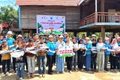 Chung tay nâng bước em đến trường