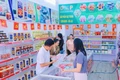 Cửa hàng giới thiệu và bán sản phẩm nông sản, thực phẩm đặc trưng, OCOP tỉnh tại số 111 đường Lê Hồng Phong (phường Quy Nhơn) thu hút đông khách tham quan, mua sắm. Ảnh: H.Yến