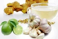 Giữ dáng và tăng đề kháng mỗi ngày với nước gừng, tỏi và chanh