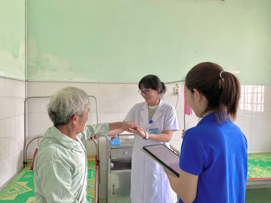 Chuyển đổi số được áp dụng nhằm nâng cao chất lượng thăm khám, điều trị tại Bệnh viện Y học cổ truyền và Phục hồi chức năng Quy Nhơn. Ảnh: D.L chuyen-doi-so-2025-7.jpg