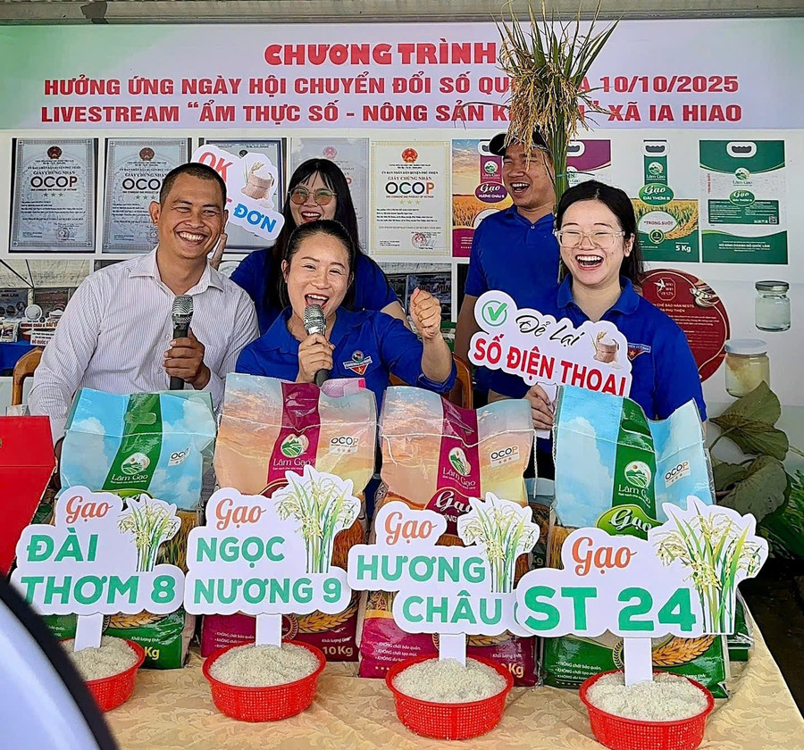 Buổi livestream bán gạo mang lại nhiều trải nghiệm đáng nhớ cho anh Lâm. Ảnh: ĐVCC chuyen-doi-so-2025-1.jpg