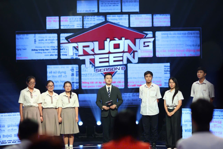 Đội Trường THPT Chuyên Lê Quý Đôn (phải) đến với Trường Teen bằng tinh thần học hỏi và sự cầu tiến. Ảnh: NVCC thpt-chuyen-lequydon-quan-quan-truong-teen-2025-3.jpg