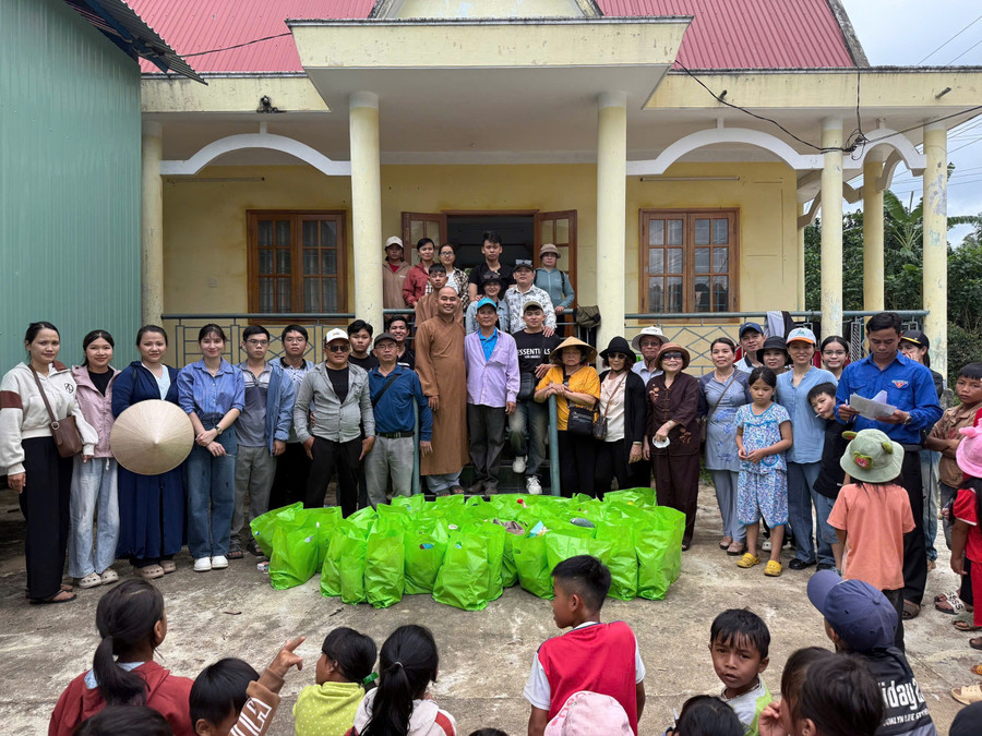 Quang cảnh chương trình. Ảnh: ĐVCC img-5965.jpg