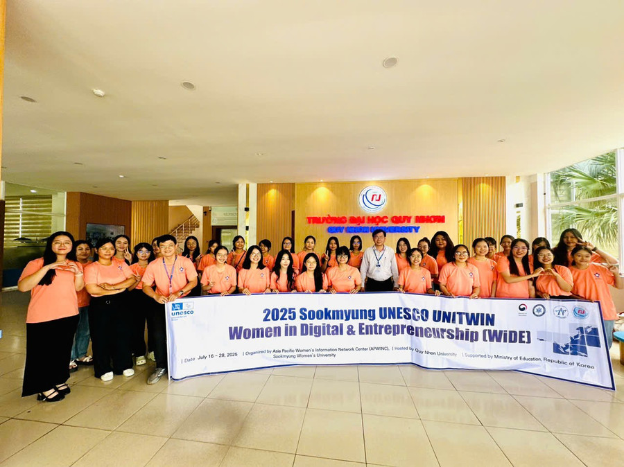 Các sinh viên nữ của Trường Đại học Quy Nhơn hào hứng tham gia chương trình UNESCO UNITWIN 2025. Ảnh: ĐVCC 71d7652167e0eebeb7f1.jpg
