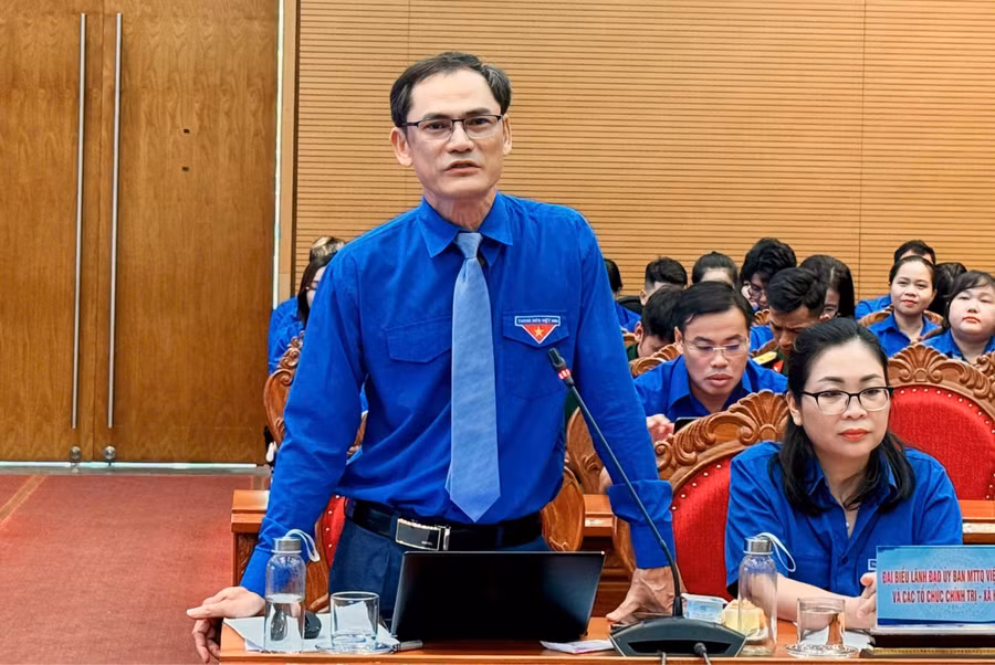 chu-tich-ubnd-tinh-gia-lai-doi-thoai-voi-thanh-nien-6.jpg