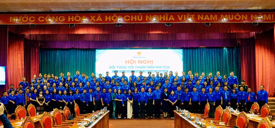 chu-tich-ubnd-tinh-gia-lai-doi-thoai-voi-thanh-nien-17.jpg
