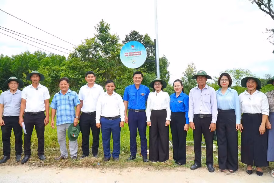 tinh-doan-gia-lai-tang-cong-trinh-thap-sang-que-huong-tai-tinh-quang-ngai-4.jpg