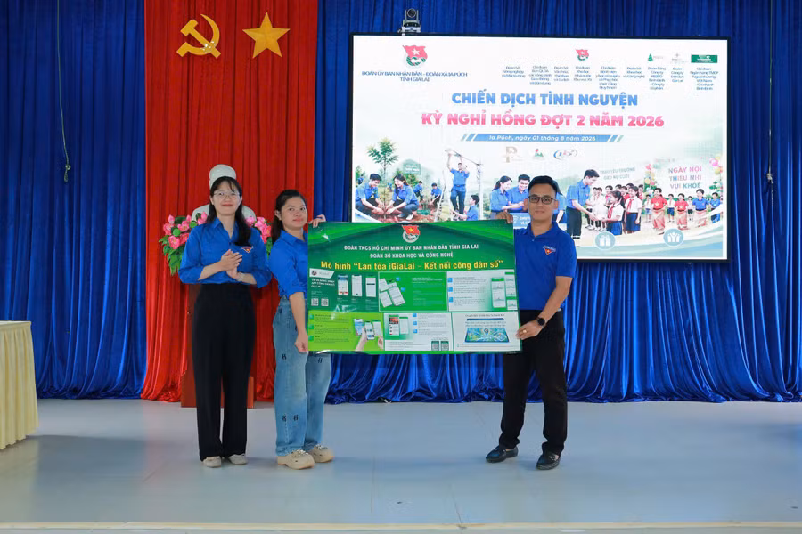 2-doi-tinh-nguyen-chuyen-nganh-cap-tinh-ra-quan-tai-2-xa-bien-gioi-5.jpg