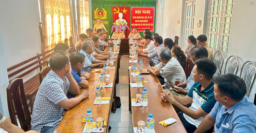 Quang cảnh hội nghị. Ảnh: D.L 9922baacb6da3e8467cb.jpg