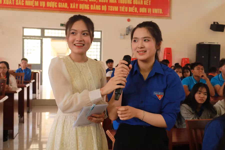 doan-ubnd-tinh-nang-cao-nang-luc-ngoai-ngu-cho-thanh-nien-3.jpg
