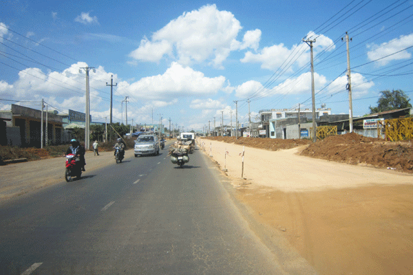 Từ nguồn vốn của Agribank, nhiều khu vực vùng ven Pleiku ngày càng phát triển. Ảnh: S.C Từ nguồn vốn của Agribank, nhiều khu vực vùng ven Pleiku ngày càng phát triển. Ảnh: S.C