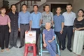 Chủ nhiệm Ủy ban kiểm tra Tỉnh ủy Thái Thanh Bình thăm, tặng quà mẹ Việt Nam anh hùng, gia đình chính sách