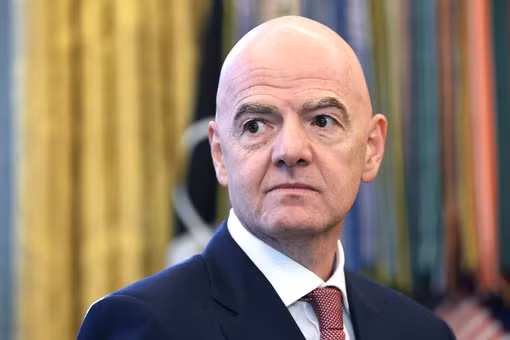 Chủ tịch FIFA Gianni Infantino đối mặt với nguy cơ phải từ chức sau kế hoạch gây tranh cãi.