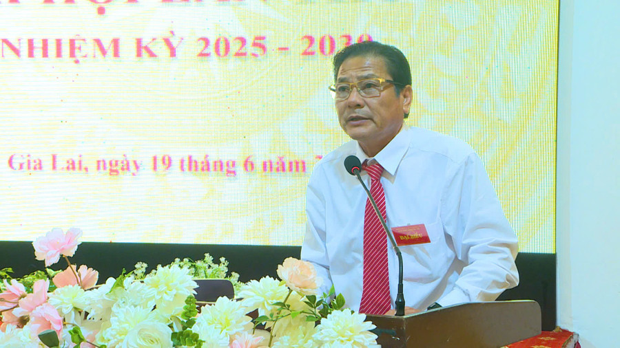 សមមិត្ត Tran Ngoc Nhung - សមាជិកគណៈកម្មាធិការបក្សខេត្ត លេខាគណៈកម្មាធិការបក្សនៃមន្ទីរវប្បធម៌ កីឡា និងទេសចរណ៍ខេត្ត Gia Lai (អាណត្តិ ២០២០-២០២៥) ថ្លែងសុន្ទរកថាបើកមហាសន្និបាត។ រូបថត៖ Ksor Tuoi z6721479148443-5cca0347676f9893d66ffd649925fdd2.jpg
