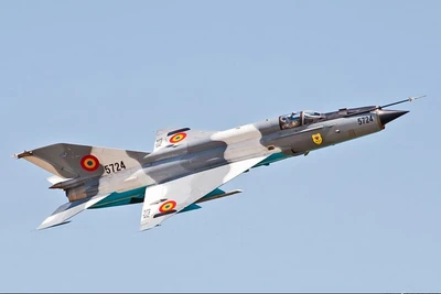 Rơi máy bay tiêm kích MiG-21 của không quân Romania