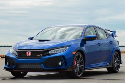 Honda Civic tại Mỹ cũng "đội giá" cứ như ở Việt Nam