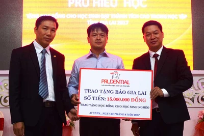 Prudential tri ân khách hàng khu vực phía Đông Nam tỉnh