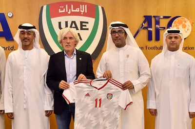 Vòng loại World Cup 2022: Tuyển UAE có HLV mới để tranh ngôi đầu với Việt Nam