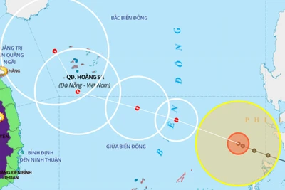 Bão Phanfone cách đảo Song Tử Tây 530km, sóng biển cao 6-8m