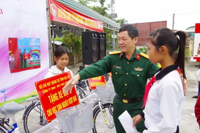 Hành trình "Quân đội chung tay vì người nghèo"