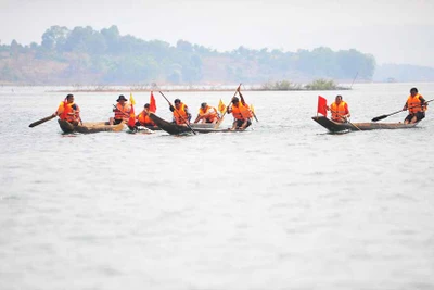 Sáng nay (1-5), khai mạc Hội đua thuyền Độc mộc trên sông Pô Cô