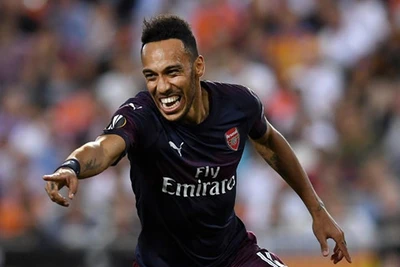 Aubameyang lập hat-trick đưa Arsenal vào chung kết Europa League