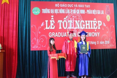 ĐH Nông Lâm TPHCM trao bằng tốt nghiệp cho 50 SV