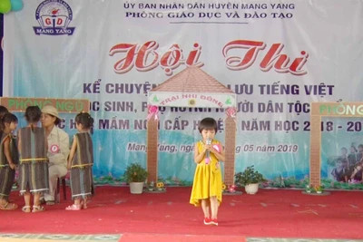 Thi kể chuyện và giao lưu tiếng Việt cho HS, phụ huynh người DTTS