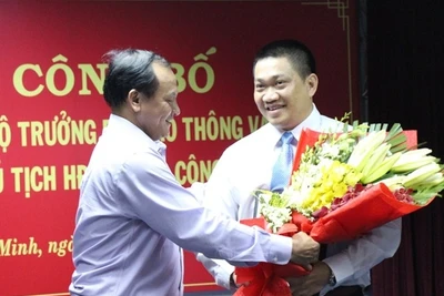 Ông Phạm Hồng Quang ký cho"Út trọc"xây trạm dừng nghỉ cao tốc do VEC quảnlý