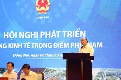 Thủ tướng: "Không nói nhiều thành tích,đi thẳng vào yếu kém để khắc phục!"