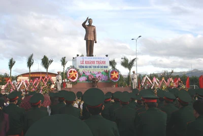 Binh đoàn 15: Khánh thành tượng đài Chủ tịch Hồ Chí Minh