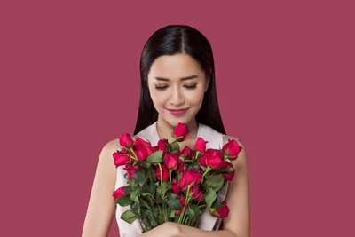 Bích Phương phải lòng họa tiết thiên điểu trong BST 'Shades of love'