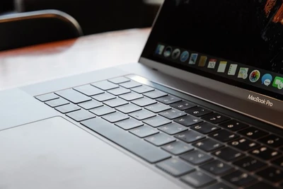 MacBook Pro mới có thể thiết kế vỏ sò và bản lề linh hoạt