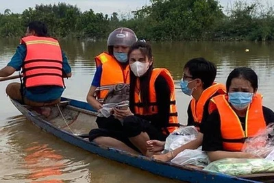 Cứu trợ: Tình cảm và lý trí