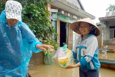 Người dân Gia Lai chung tay hỗ trợ đồng bào vùng lũ miền Trung