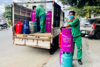 Giá gas tăng vọt: Người tiêu dùng thêm gánh nặng