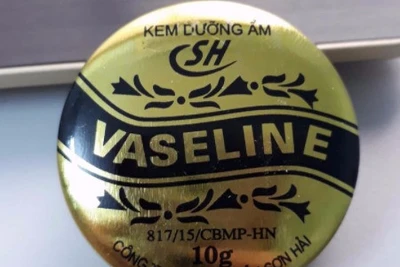 Kem dưỡng ẩm"thần thánh"Vaseline bị đình chỉ lưu hành vì không đạt chất lượng