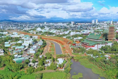 Pleiku thành phố trên đỉnh Trường Sơn