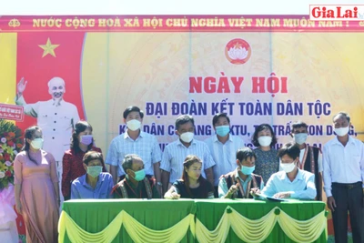 Lãnh đạo tỉnh chung vui Ngày hội Đại đoàn kết toàn dân tộc