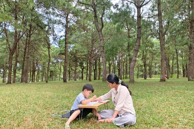 Bỏ điện thoại xuống để lắng nghe con