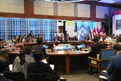 Thủ tướng đề nghị ASEAN tập trung vào lợi ích của người dân