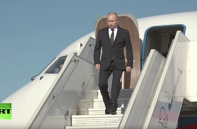 Tổng thống Putin bất ngờ tới Syria, tuyên bố rút quân